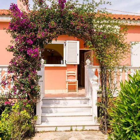 2 Bed House With Mountain View Apartment Аликес Екстериор снимка