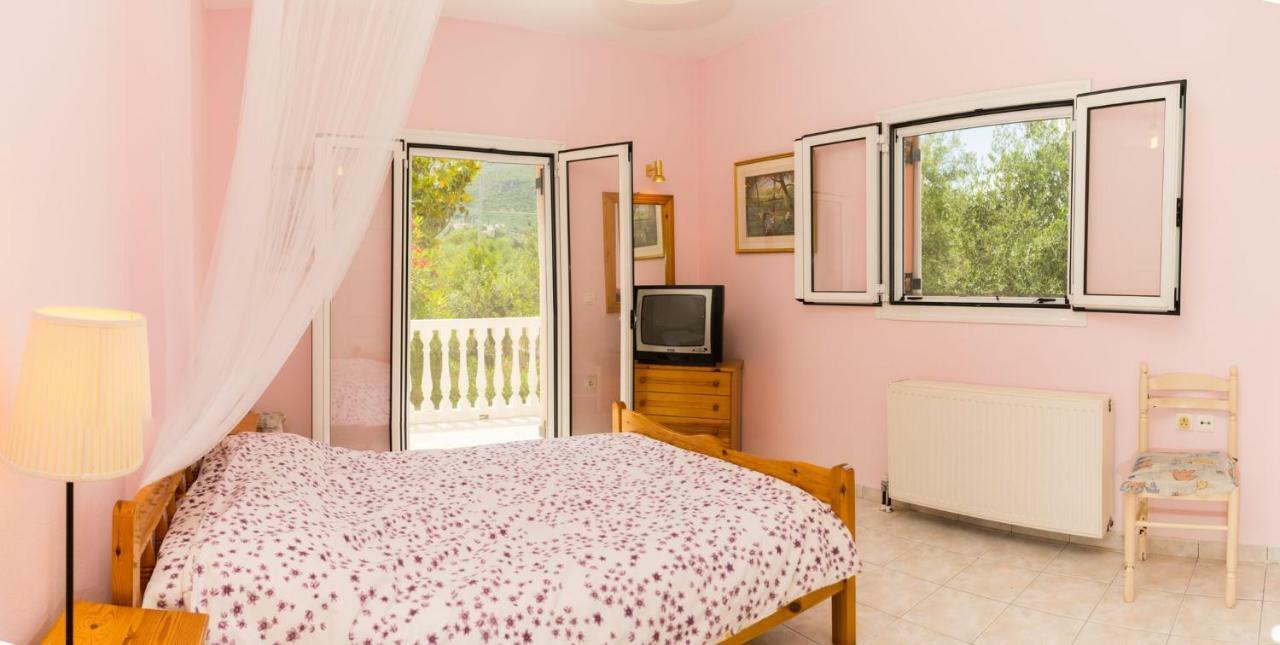 2 Bed House With Mountain View Apartment Аликес Екстериор снимка